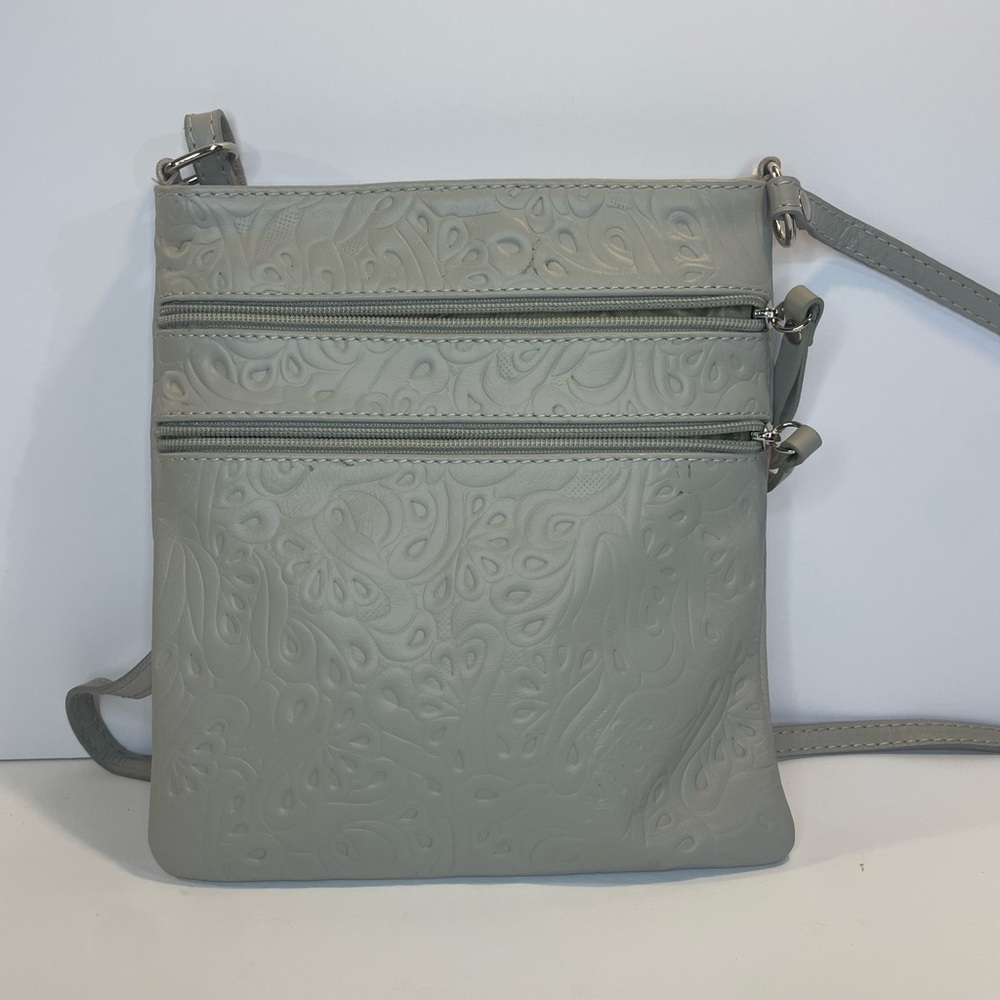 Authentic Vera Pelle Crossbody, Italian ￼leather handbag